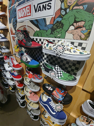Shoe Store «Vans», reviews and photos, 300 Monticello Ave #121, Norfolk, VA 23510, USA