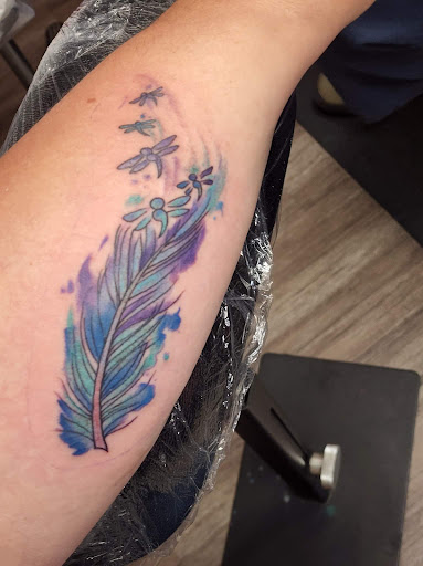 Tattoo Shop «No Guts No Glory Tattoo», reviews and photos, 1333 NW U.S. 101, Lincoln City, OR 97367, USA