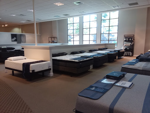 Furniture Store «Havertys Furniture», reviews and photos, 21085 Dulles Town Cir, Dulles, VA 20166, USA