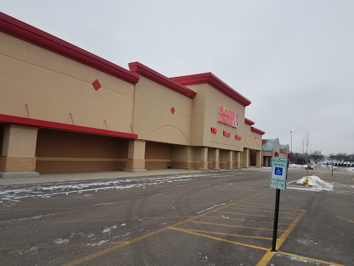 Shopping Mall «Southpoint Shopping Center», reviews and photos, E Palatine Rd & Rand, Arlington Heights, IL 60004, USA