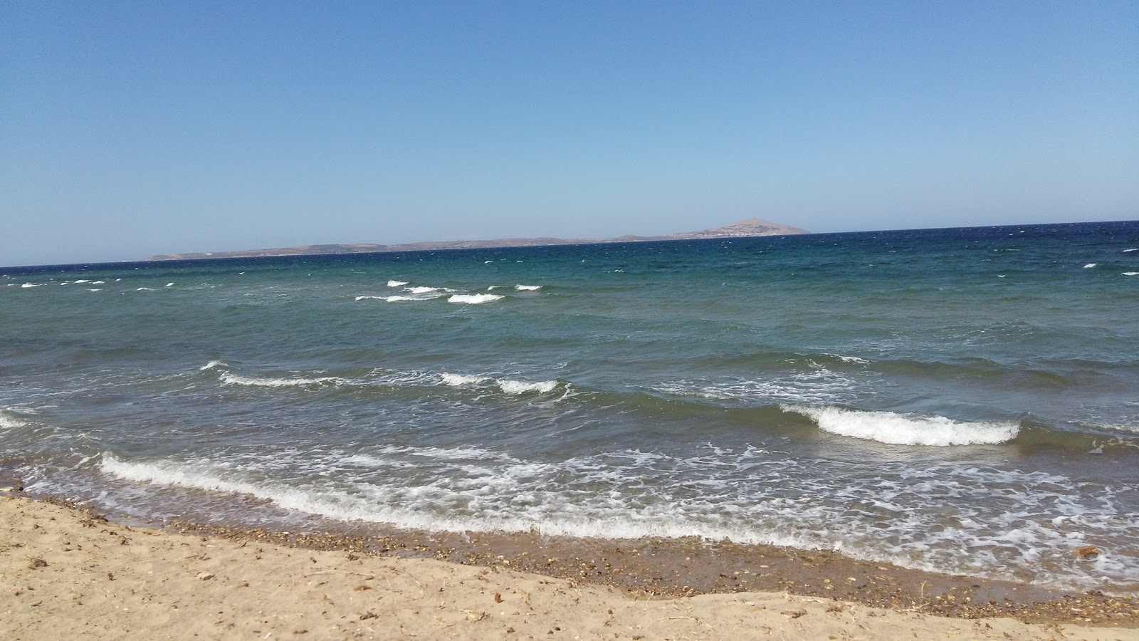 Geyikli Apero beach'in fotoğrafı turkuaz saf su yüzey ile