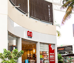 Lacoste Outlet photo