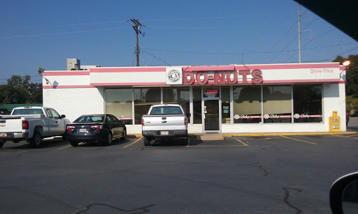 Donut Shop «Shipley Do-Nuts», reviews and photos, 8523 W Markham St, Little Rock, AR 72205, USA
