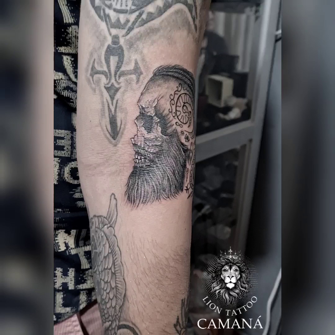 Lion Camaná tattoo