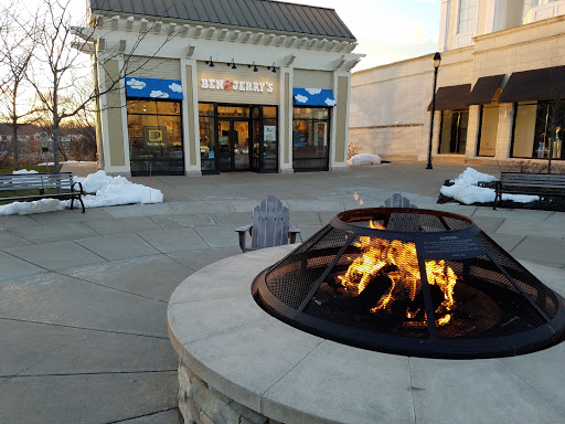 Shopping Mall «The Promenade Shops at Evergreen Walk», reviews and photos, 501 Evergreen Way #503, South Windsor, CT 06074, USA