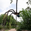 giant spider sculpture