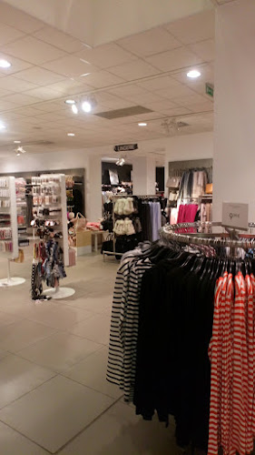Magasin de vêtements H&M Reims