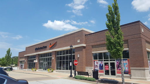 Nike Factory Store, 25 Meadow Cir Dr, Lake St Louis, MO 63367, USA, 