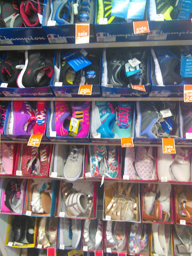 Shoe Store «Payless ShoeSource», reviews and photos, 1045 N Wilson Way, Stockton, CA 95205, USA