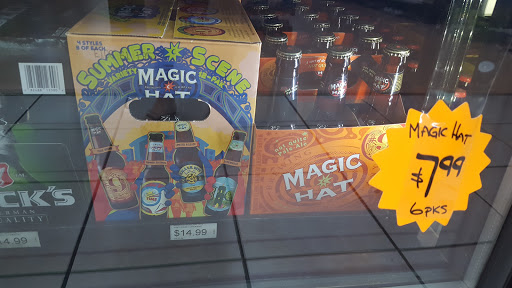 Liquor Store «Fairgrounds Discount Beverages (Liquors)», reviews and photos, 2157 York Rd, Timonium, MD 21093, USA