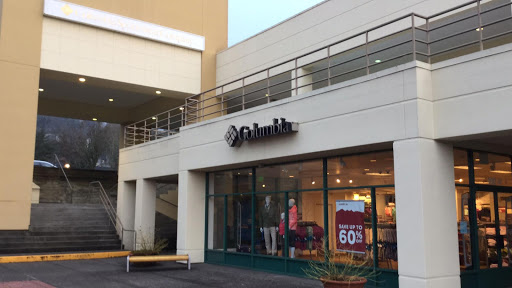 Sportswear Store «Columbia Sportswear Outlet», reviews and photos, 3 Monroe Pkwy, Lake Oswego, OR 97035, USA