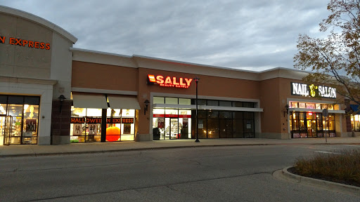 Sally Beauty, 818 S Randall Rd, Algonquin, IL 60102, USA, 