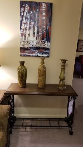 Mattress Store «Delta Mattress & Sofa Outlet Store», reviews and photos, 705 4th St, Eureka, CA 95501, USA