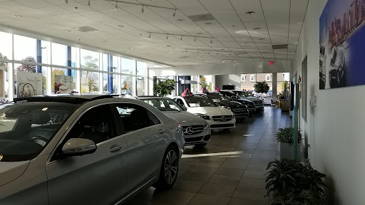 Mercedes Benz Dealer «Mercedes-Benz of Westmont», reviews and photos, 200 E Ogden Ave, Westmont, IL 60559, USA