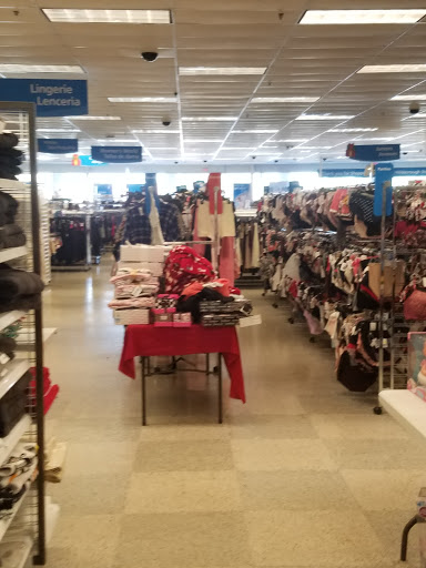 Clothing Store «Ross Dress for Less», reviews and photos, 8464 W Hillsborough Ave, Tampa, FL 33615, USA