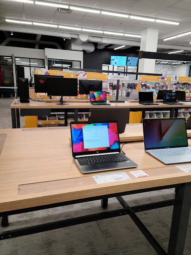 Office Supply Store «Staples», reviews and photos, 165 Middlesex Ave, Somerville, MA 02145, USA