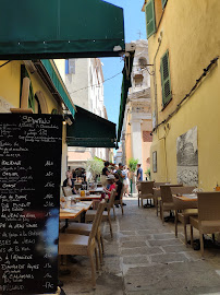 Atmosphère du Restaurant français Bistrot Le Saint Charles à Ajaccio - n°8