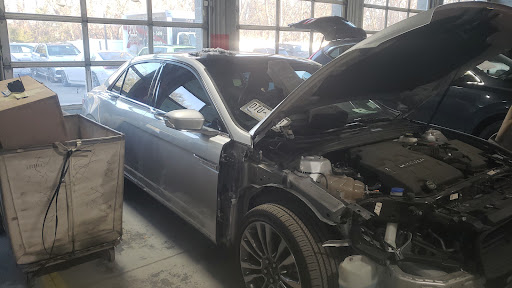 Auto Body Shop «Bi County Auto Body Inc», reviews and photos, 400 E Main St, Smithtown, NY 11787, USA