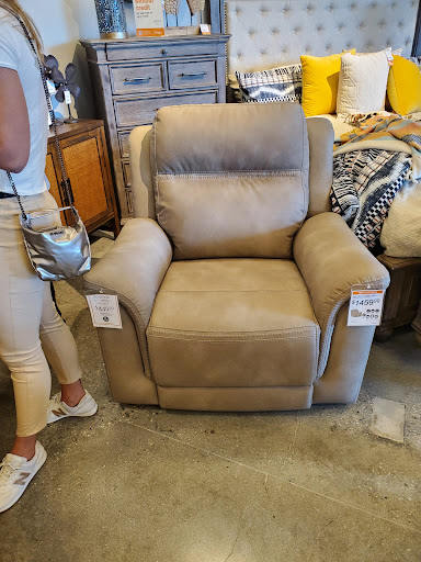 Furniture Store «Ashley HomeStore», reviews and photos, 401 N 1st St, Burbank, CA 91502, USA