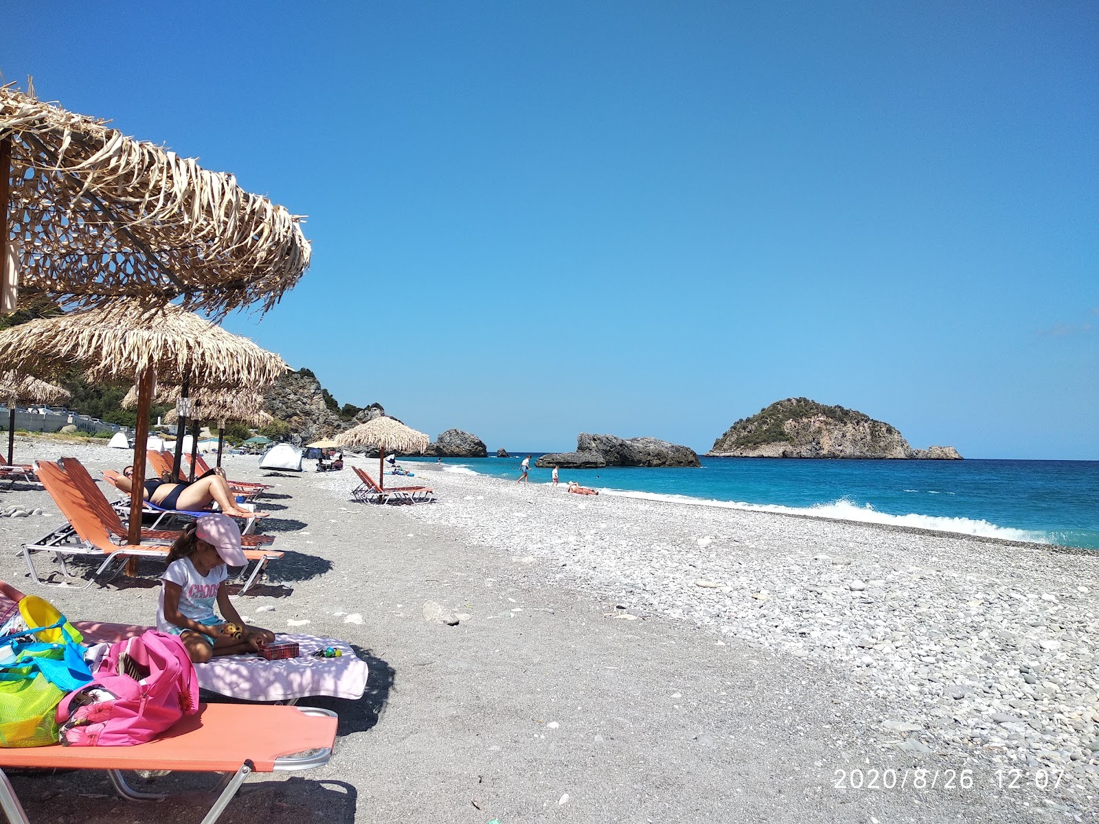 Foto van Chiliadou beach met hoog niveau van netheid