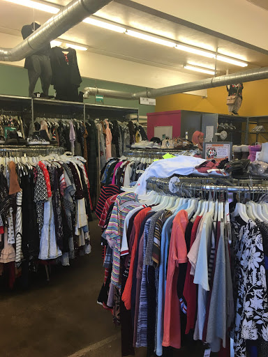 Used Clothing Store «Buffalo Exchange San Diego - Pacific Beach», reviews and photos, 1079 Garnet Ave, San Diego, CA 92109, USA