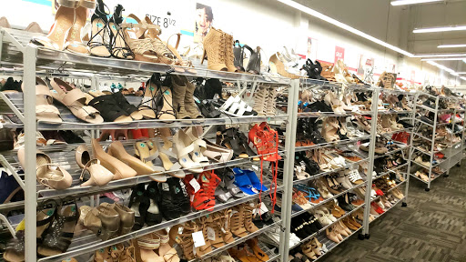 Clothing Store «Burlington Coat Factory», reviews and photos, 3333 N State Rd 7, Lauderdale Lakes, FL 33319, USA