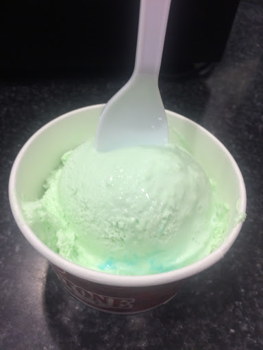 Ice Cream Shop «Cold Stone Creamery», reviews and photos, 2015 S Hurstbourne Pkwy, Louisville, KY 40220, USA
