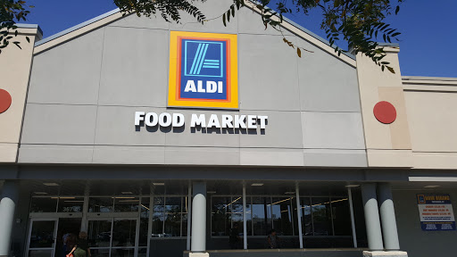 Grocery Store «Aldi», reviews and photos, 367 Sunrise Hwy North Service Rd, Patchogue, NY 11772, USA