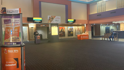 Movie Theater «Regal Cinemas Lake Zurich 12», reviews and photos, 755 S Rand Rd, Lake Zurich, IL 60047, USA