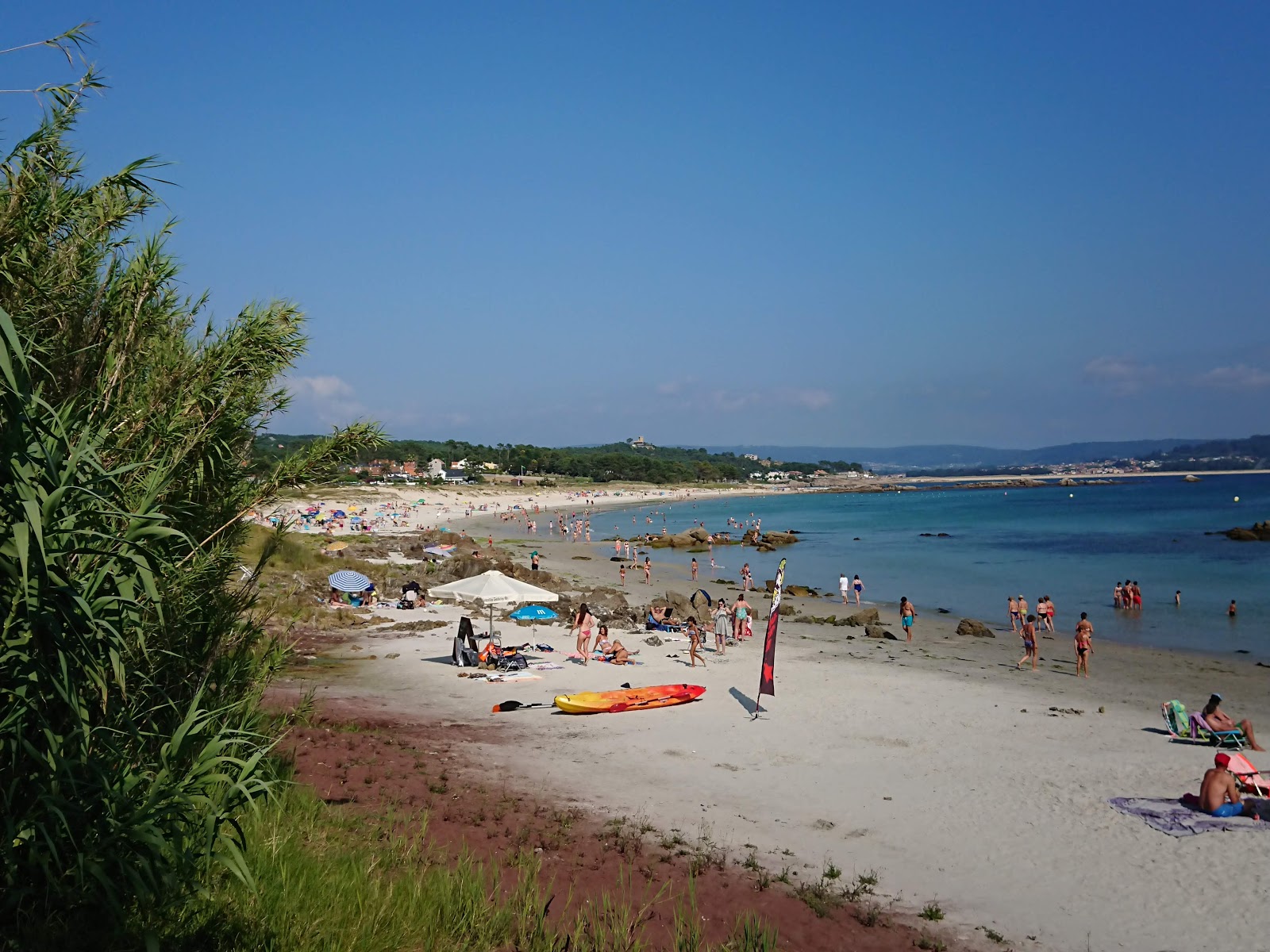 Area da Cruz beach'in fotoğrafı - rahatlamayı sevenler arasında popüler bir yer