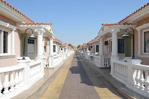 Al Murjan Resort image