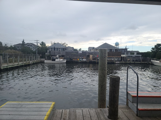 Grocery Store «Seaview Market Inc», reviews and photos, 20 Duneway Ave, Ocean Beach, NY 11770, USA