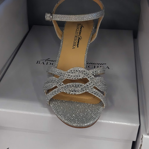 Shoe Store «Shoe Carnival», reviews and photos, 321 NW Loop 410, San Antonio, TX 78216, USA