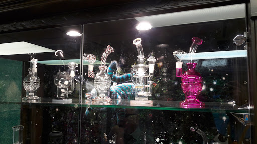 Tobacco Shop «Smoke Boutique», reviews and photos, 101 N Federal Hwy, Hallandale Beach, FL 33009, USA