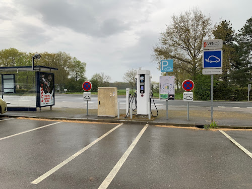 Borne de recharge de véhicules électriques SyDEV Charging Station Essarts-en-Bocage