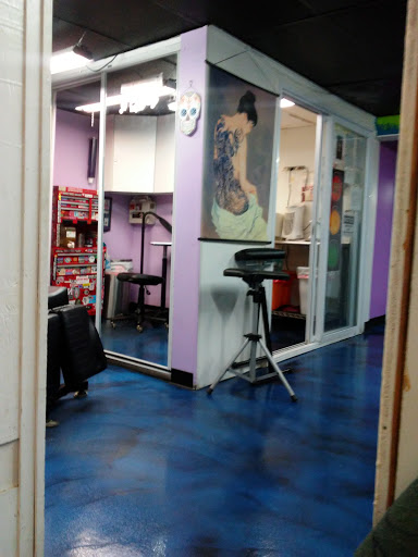 Tattoo Shop «Liquid Tattoo», reviews and photos, 16583 Old U.S. 27, Lansing, MI 48906, USA
