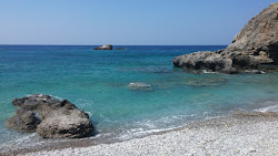 Agios Charalambos beach'in fotoğrafı küçük koy ile birlikte
