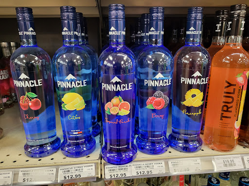 Liquor Store «Hillsboro Liquor Store», reviews and photos, 2055 SE Tualatin Valley Hwy #14, Hillsboro, OR 97123, USA