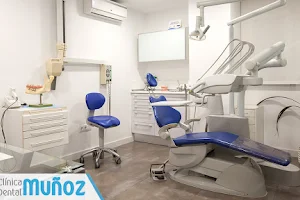 Clínica Dental Muñoz image