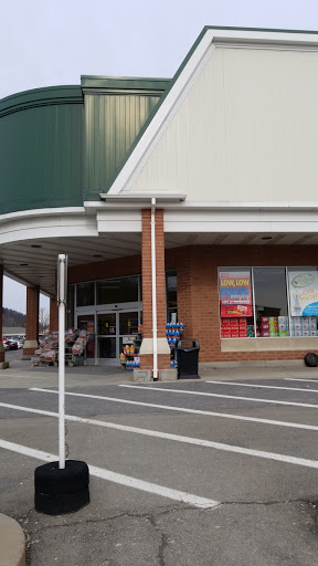Grocery Store «Weis Markets», reviews and photos, 412 Day Hollow Rd, Endicott, NY 13760, USA
