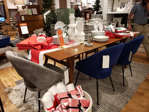 Furniture Store «west elm», reviews and photos, 2201 Westlake Ave Ste 100, Seattle, WA 98121, USA
