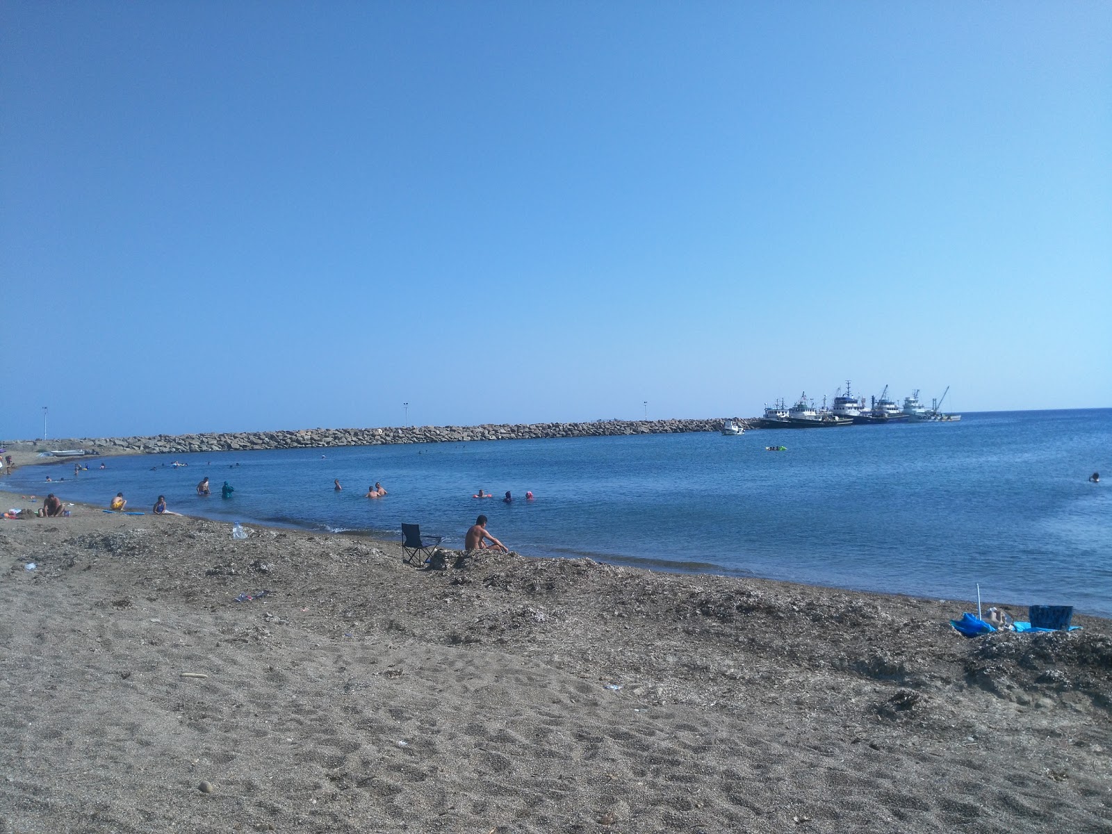 Foto van Ugurlu beach met gemiddeld niveau van netheid