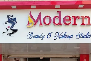 Modern beauty & makeup studio image