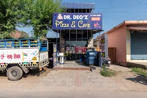 Dr. Deo'z Pizza & Cafe INDORA image
