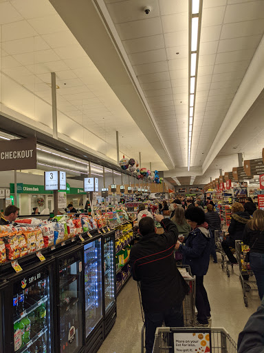 Grocery Store «Super Stop & Shop», reviews and photos, 446 Putnam Pike, Greenville, RI 02828, USA