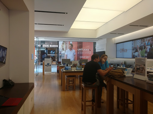 Electronics Store «Microsoft», reviews and photos, 10250 California Route 2 #1045, Los Angeles, CA 90067, USA