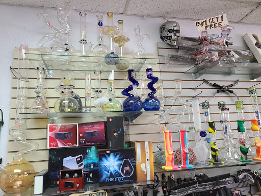 Tobacco Shop «Smoke N Stuff», reviews and photos, 4332 W Thunderbird Rd, Glendale, AZ 85306, USA