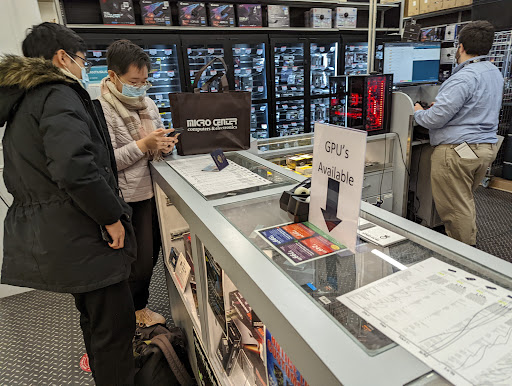 Electronics Store «Micro Center», reviews and photos, 71-43 Kissena Blvd, Flushing, NY 11367, USA