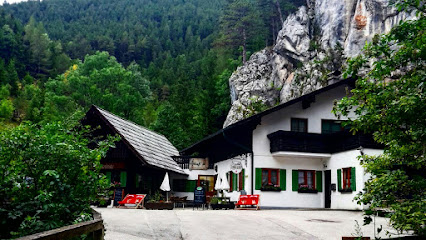 Wasserfallhütte zur Sebastianhütte