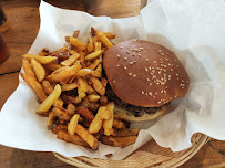 Cheeseburger du Restaurant de hamburgers Holy Moly Gourmet Burger Rouen - n°19
